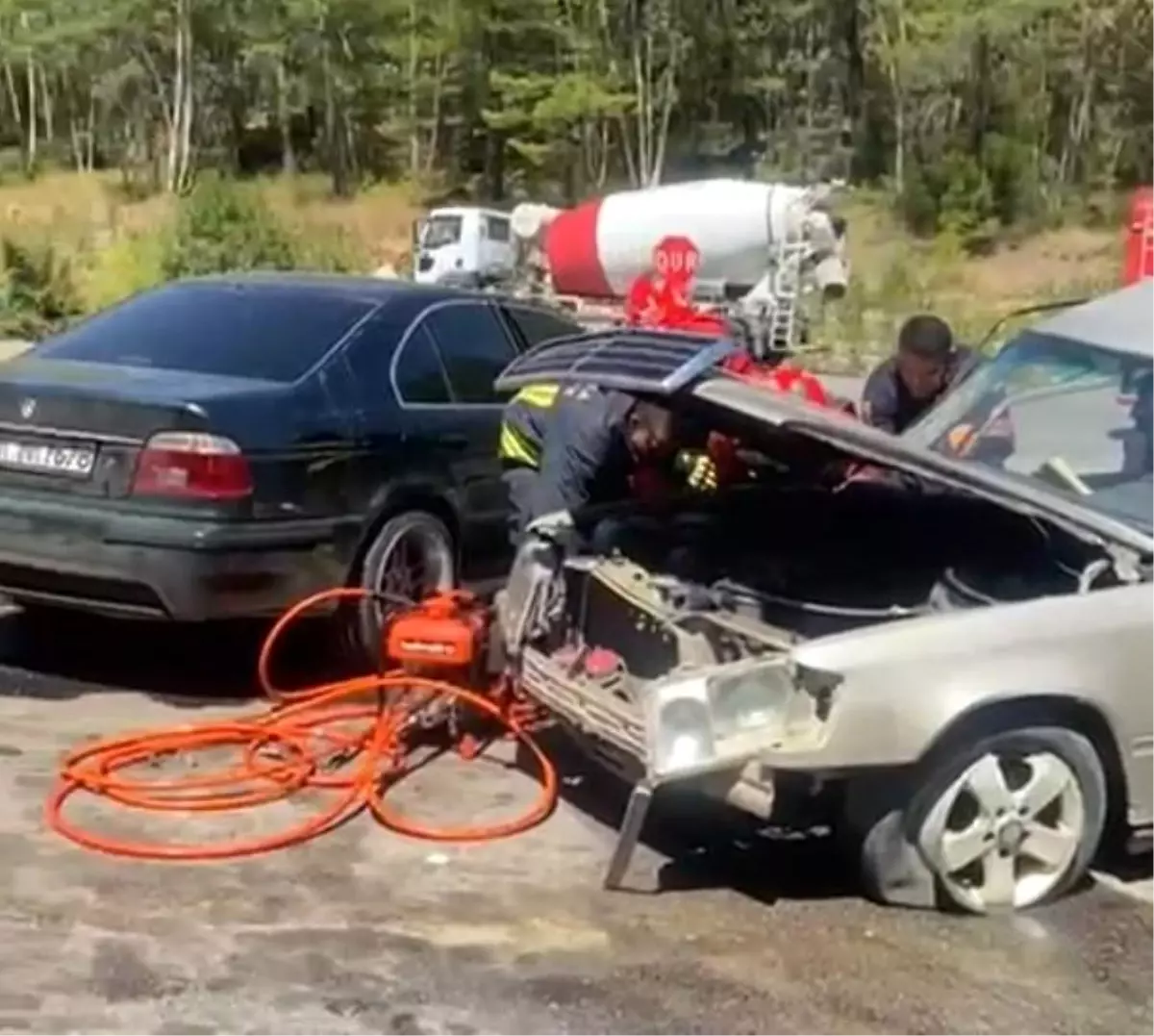 Fethiye-Dalaman Yolu'nda Kaza: 1 Kişi Hayatını Kaybetti, 3 Kişi Yaralandı.