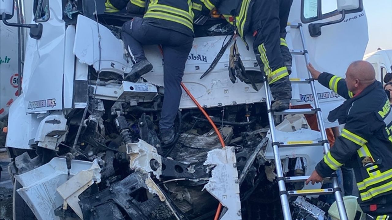 Mersin'de art arda meydana gelen trafik kazasında 5 kişi yaralandı.