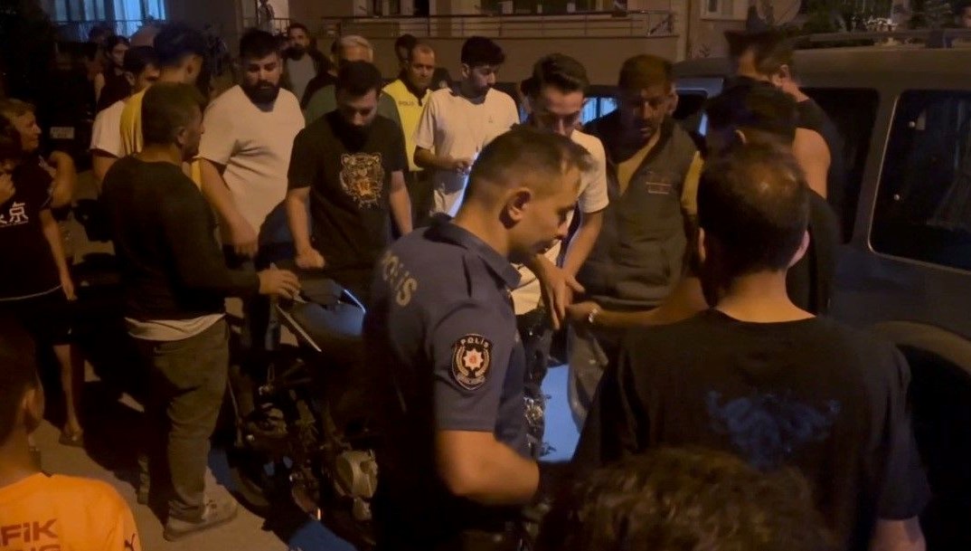 Erzincan'da motosiklet ve araç çarpıştı: 1 kişi yaralandı.