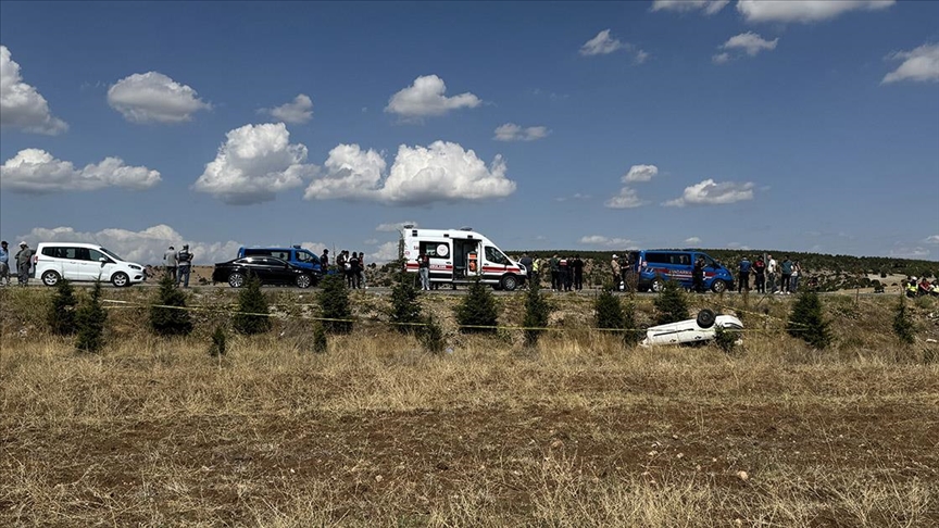 Kütahya'da yol kontrolü sırasında araca çarpan jandarma trafik personeli hayatını kaybetti.