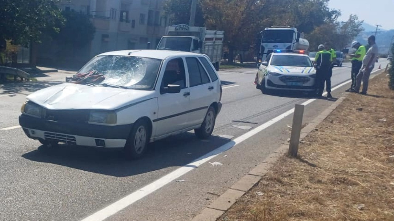 Manisa'da trajik bir olay: Kadın, karşıya geçmeye çalışırken yaşamını yitirdi.