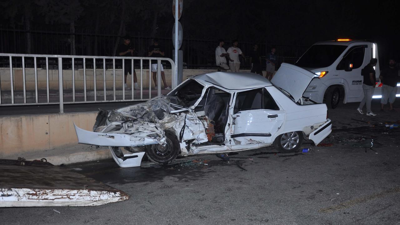 Mersin'de trafik kazasında 1 kişi hayatını kaybetti, 8 kişi yaralandı.