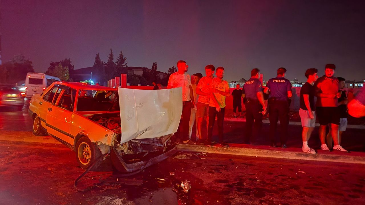 Tarsus'ta Korkunç Kaza: 1 Kişi Hayatını Kaybetti, 8 Kişi Yaralandı