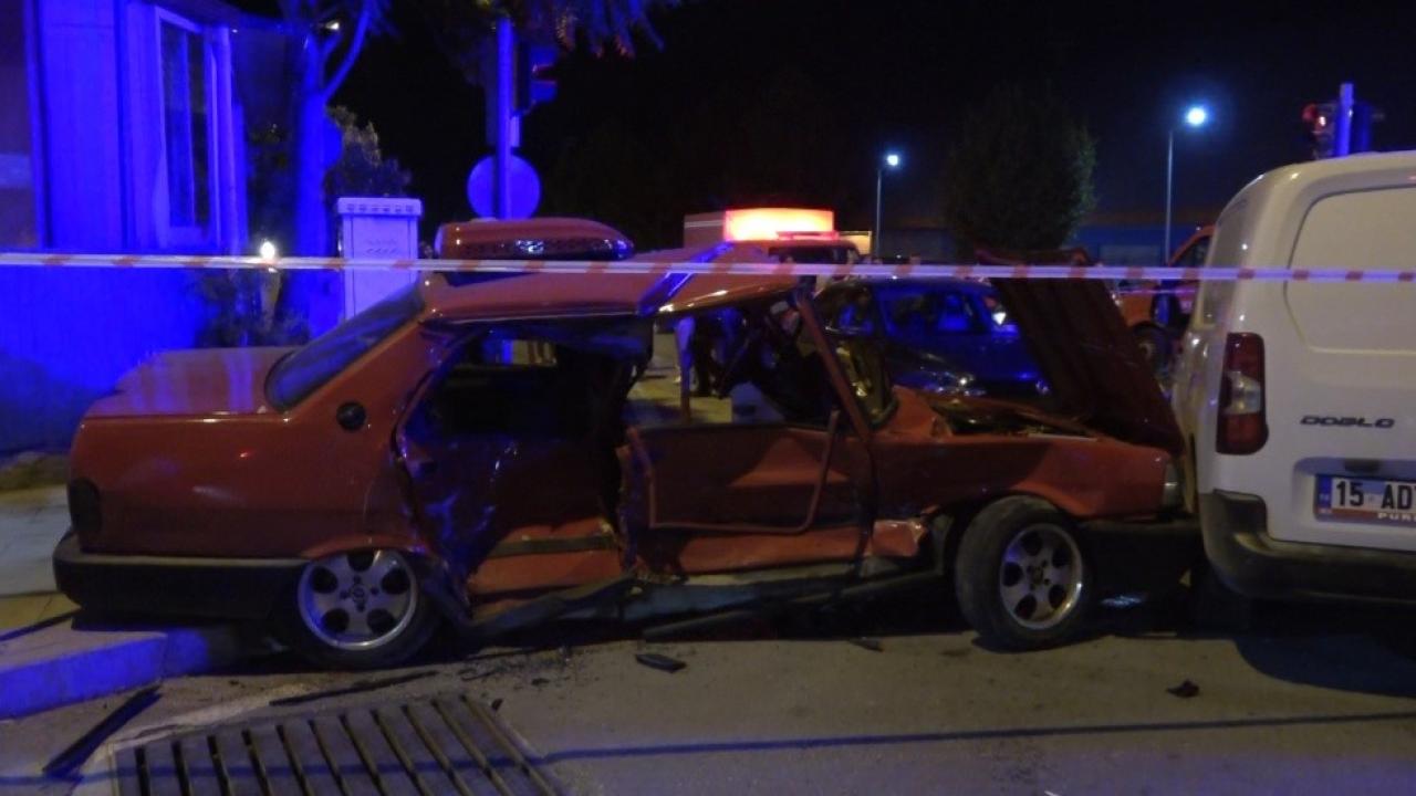 Burdur'da zincirleme kaza: 1 kişi öldü, 4 yaralı var.