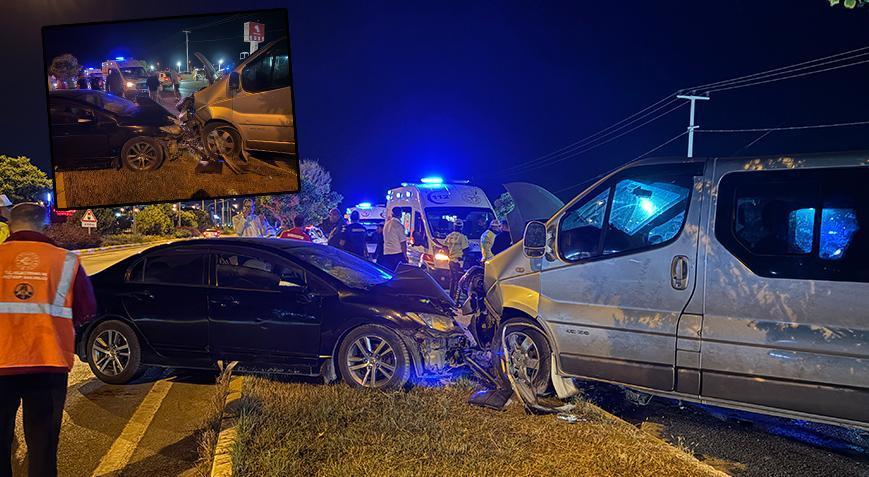 Sivas'ta korkunç kaza! Minibüs ve araç çarpıştı: 3'ü sporcu toplam 5 kişi yaralandı.