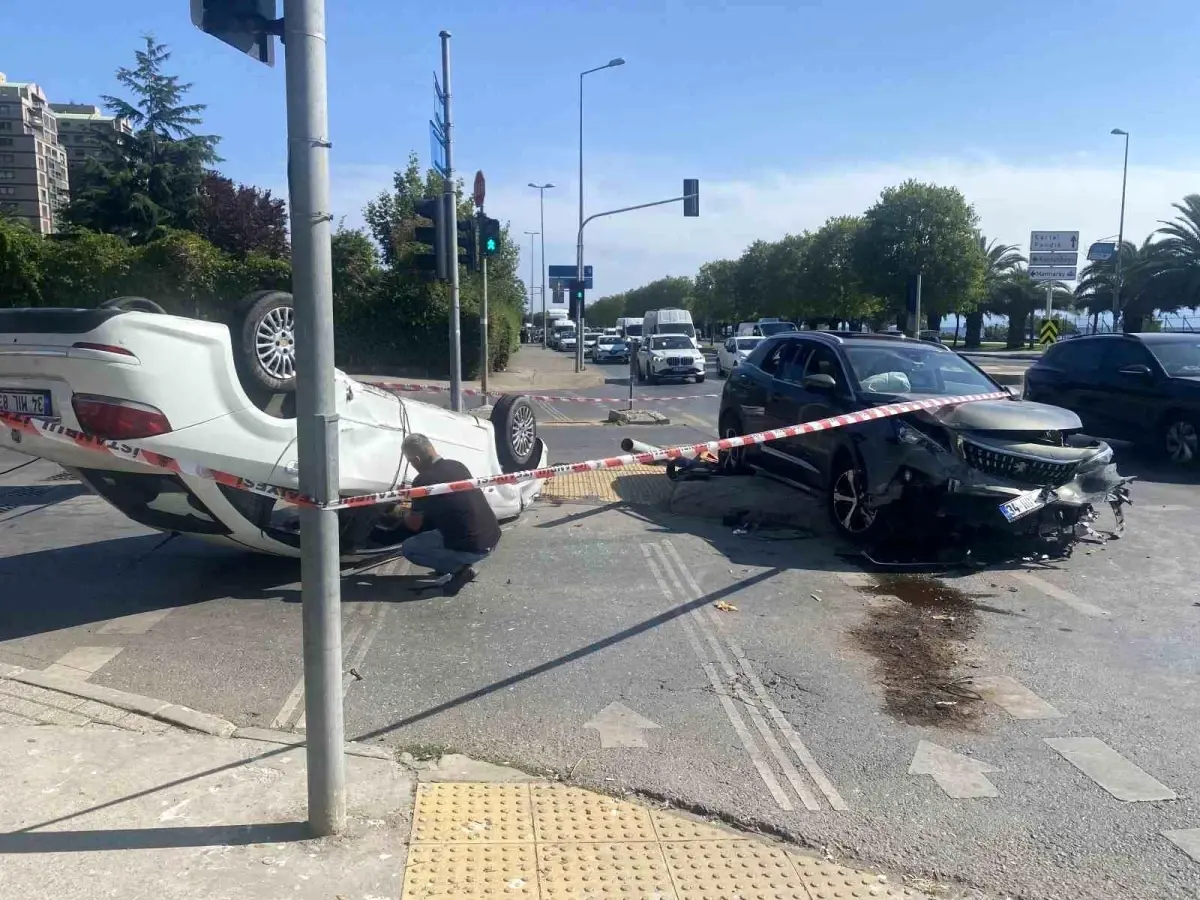 Kartal'da trafik kaza sonucu 4 kişi yaralandı.
