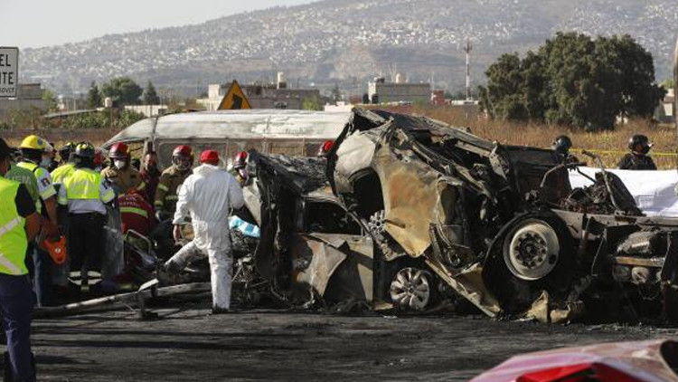 Meksika'da trafik kazasında 15 kişi öldü.