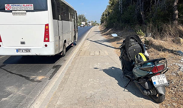 D-400'de endişe veren kaza: Motosiklet sürücüsü yoldan çıktı.