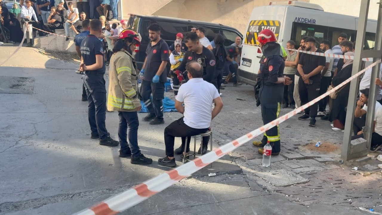 Korkunç kaza! Anne ağır yaralı, 1 yaşındaki oğlu hayatını kaybetti.