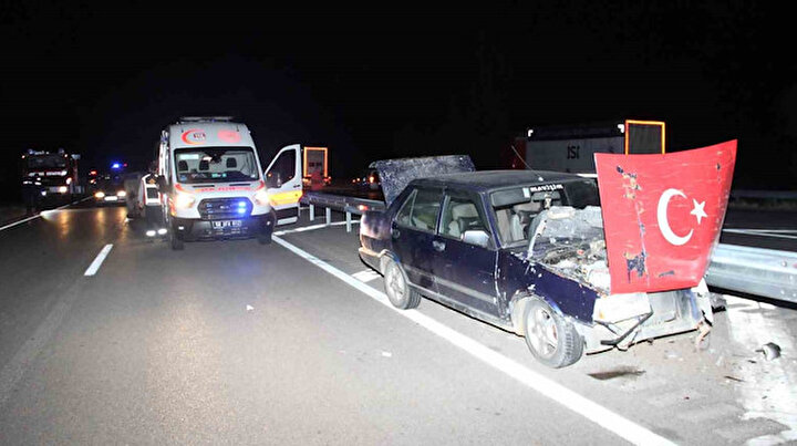 Sivas'ta zincirleme kaza: Biri ağır, 10 kişi yaralı