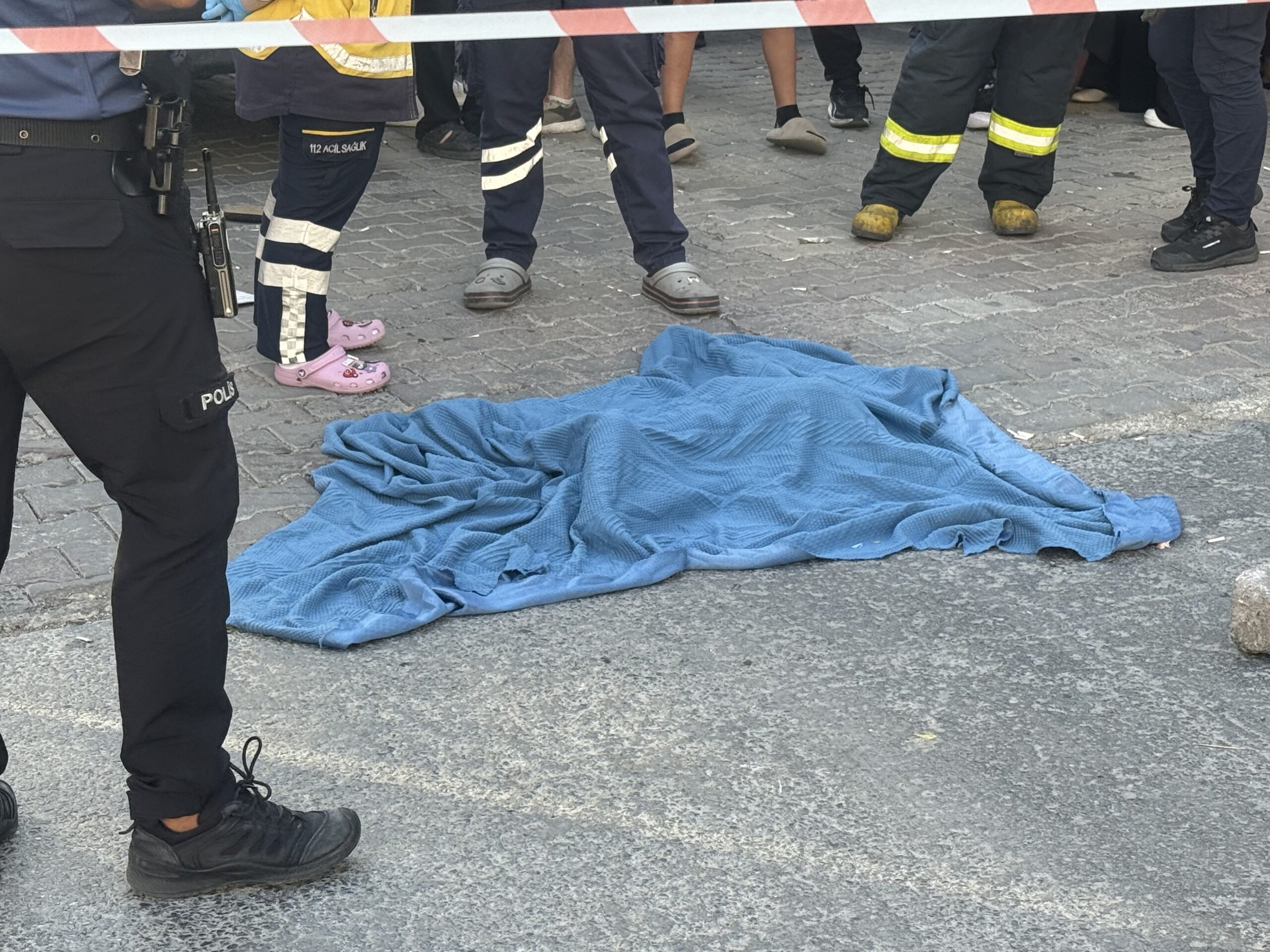 Sokakta trajik bir kaza sonucu minik bir yaşam kayboldu – Son Haberler
