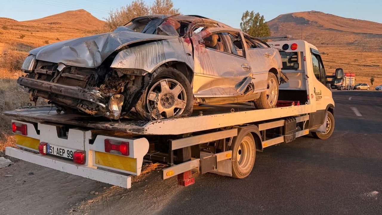 Niğde'de trafik kazası: 1 kişi öldü, 3 kişi yaralandı.