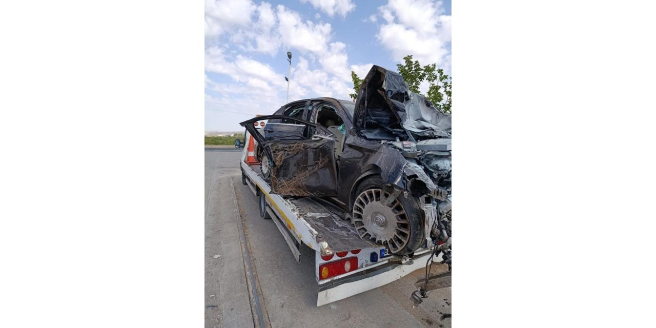 1 kişinin hayatını kaybettiği ve 2 kişinin yaralandığı bir trafik kaza.