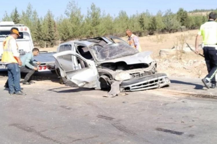 Belediye başkanının şoförü, trafik kazasında yaşamını yitirdi.