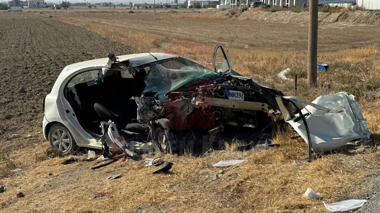 İskele - Ercan Anayolu'nda korkunç kaza: 1 kişi hayatını kaybetti, 3 kişi yaralandı.