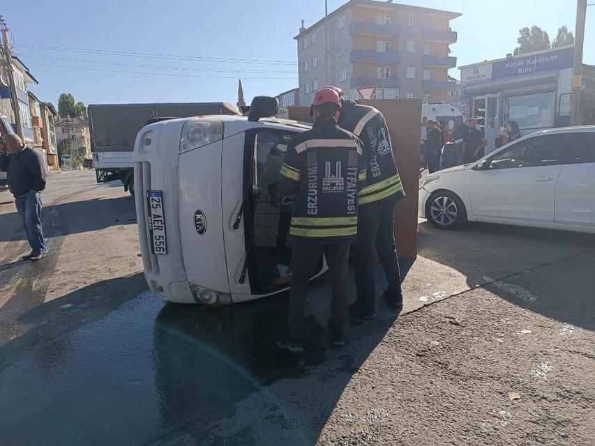 Kazalı kaza üç araçlı kazada kritik durum