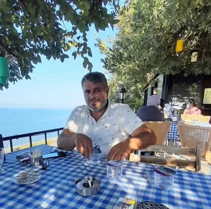 Trafik kazasında 1 kişi hayatını kaybetti, 2 kişi yaralandı.