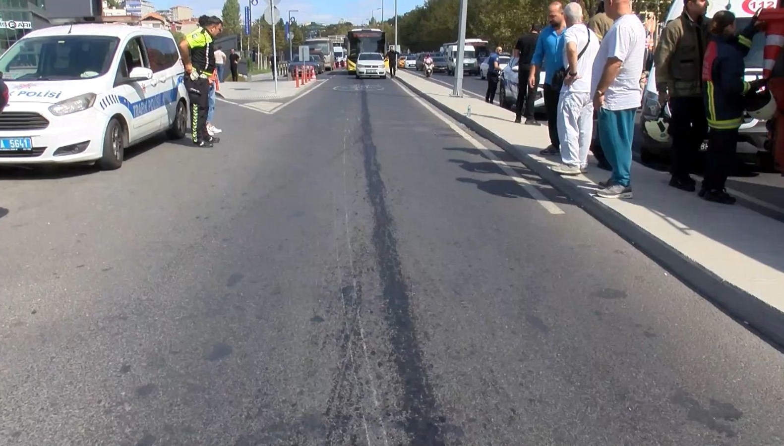 Yolda dökülen yağ neredeyse ölümcül hale geliyordu.