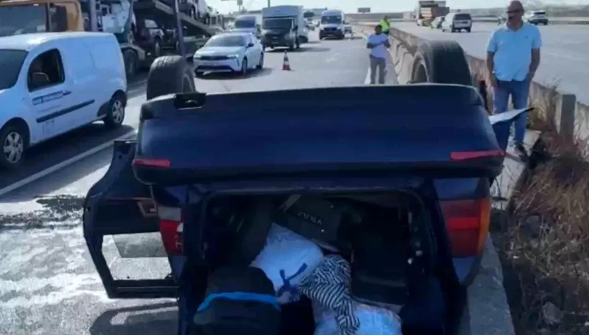 Dilovası'nda Trafik Kazasında 3 Kişi Yaralandı