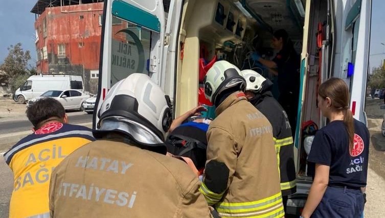 Hatay'da iki araç çarpıştı: Altı kişi yaralandı.