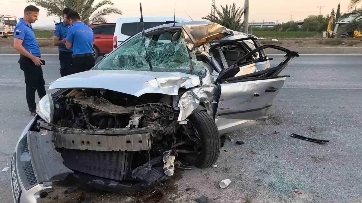 Adana'da Trafik Kazasında 2 Cezaevi Görevlisi Hayatını Kaybetti