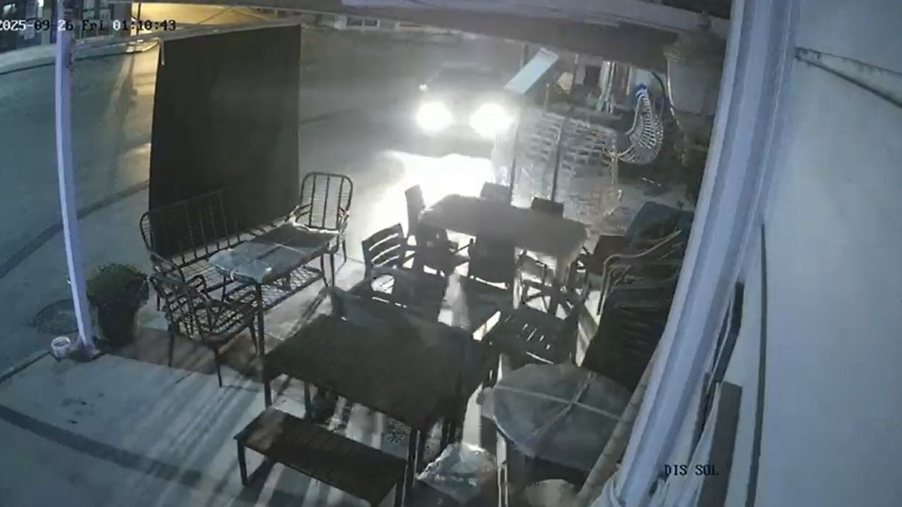 Antalya'da gece saatlerinde meydana gelen kazadan sonra kaçtı.