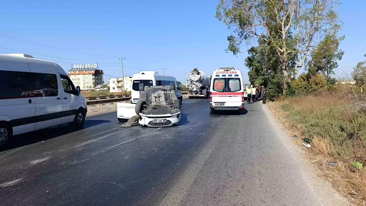 Antalya'da Kaza: Araç Devrildi, Sürücü Hastahaneye Yetiştirildi