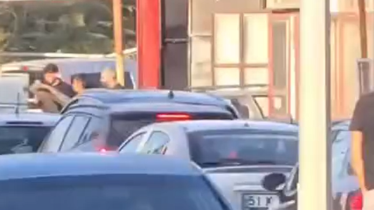 Kaza zinciri Niğde'de trafik akışını engelledi.