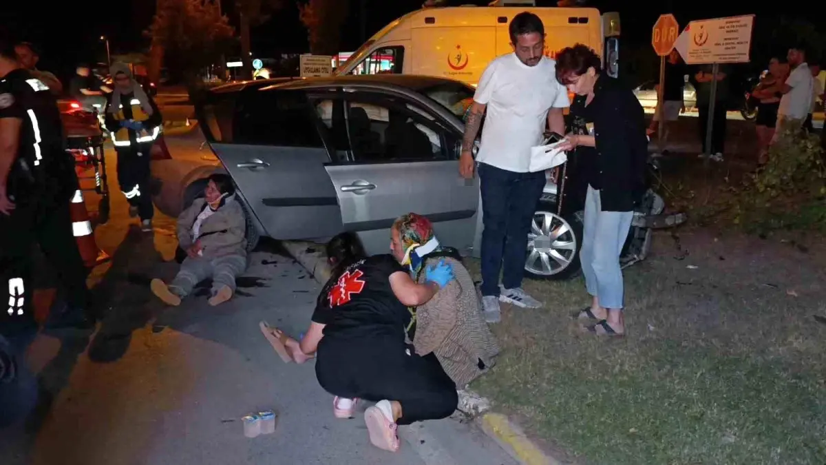 Manavgat'da trafik kazasında 6 kişi yaralandı.