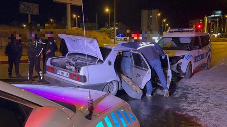 Polis aracı ile çarpıştı, 2 polis yaralandı.