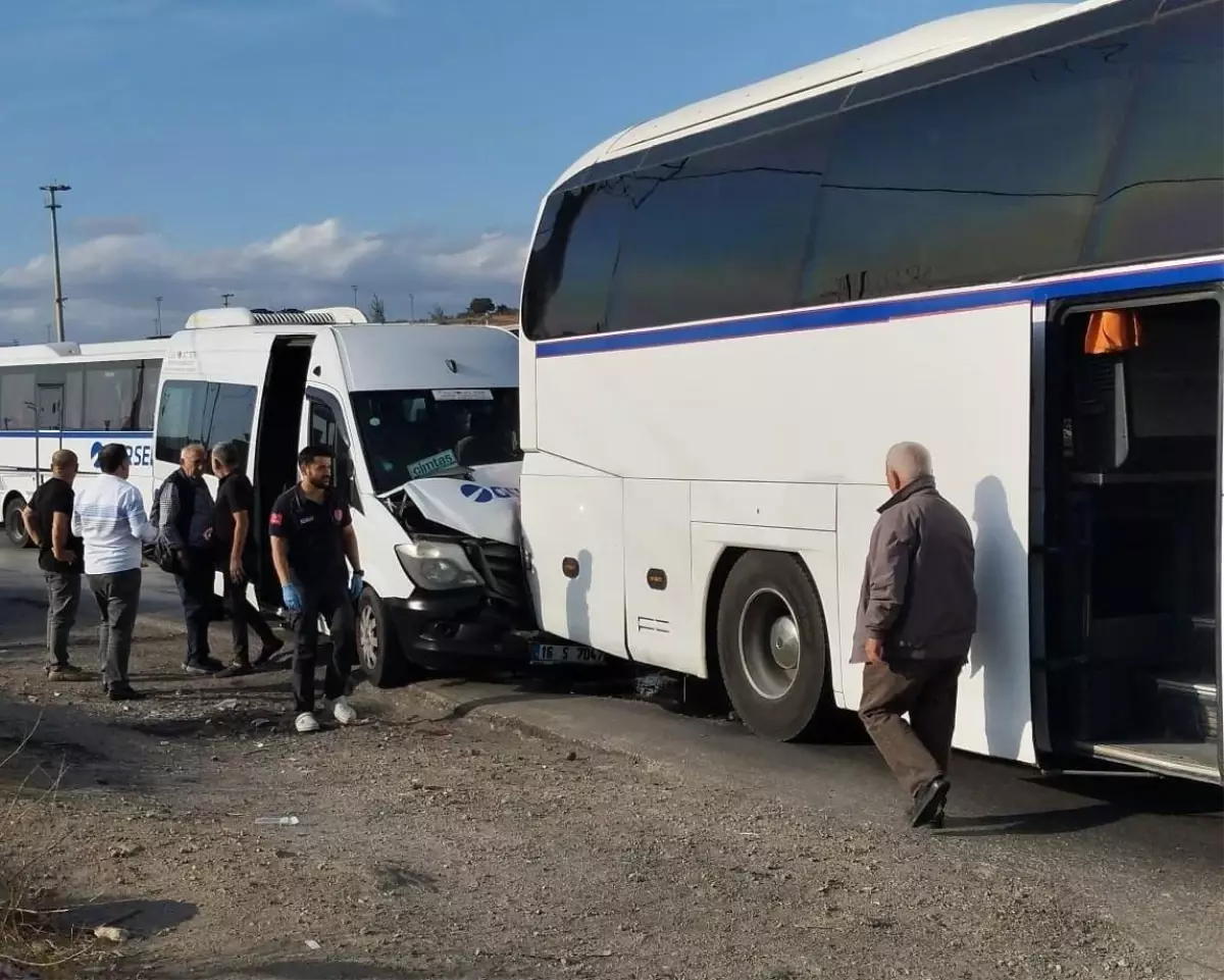 Gemlik'te Ardışık Trafik Kazası: 9 Yaralı