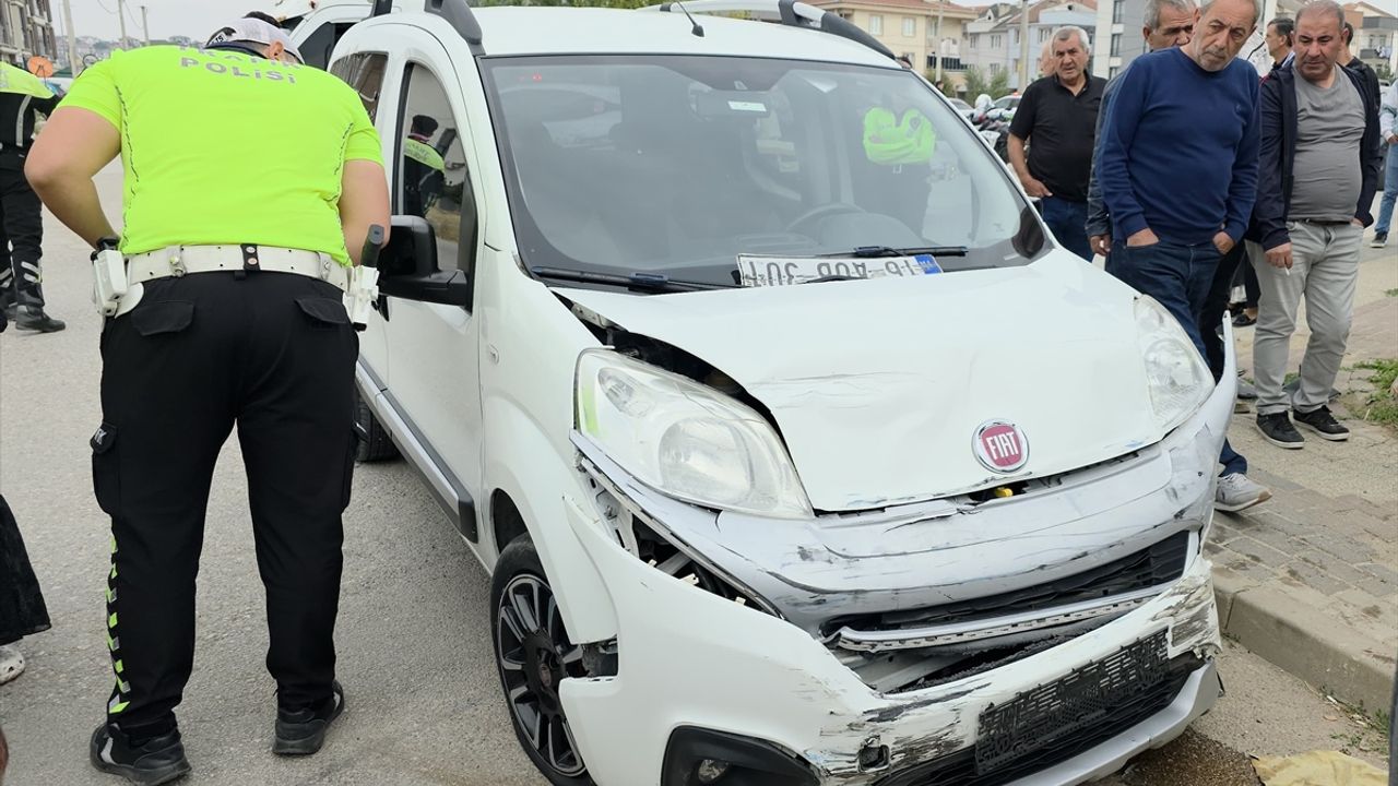 İnegöl, Bursa'da kaza: 3 kişi yaralandı.