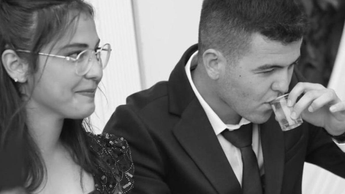 Nişanlı çiftin ölümü trajik kazalarla geldi: Önce elektriğe kapıldılar, sonra trafik kazası geçirdiler.