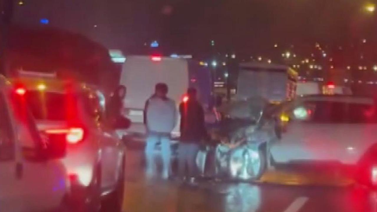 TEM Otoyolu'nda kaza: 17 araç çarpıştı.