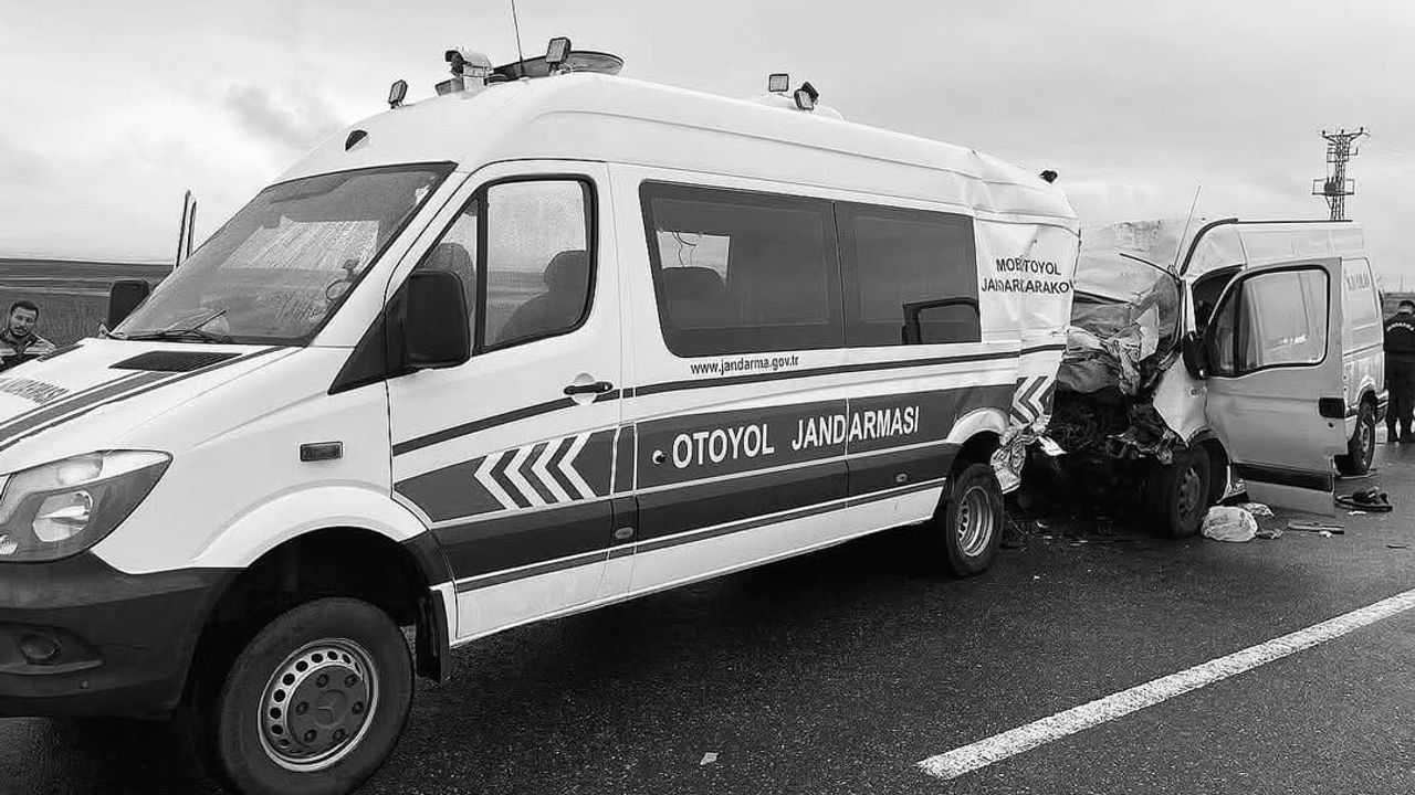 Aksaray'da trafik kazası: 2 jandarma şehit oldu, 3 kişi yaralı.