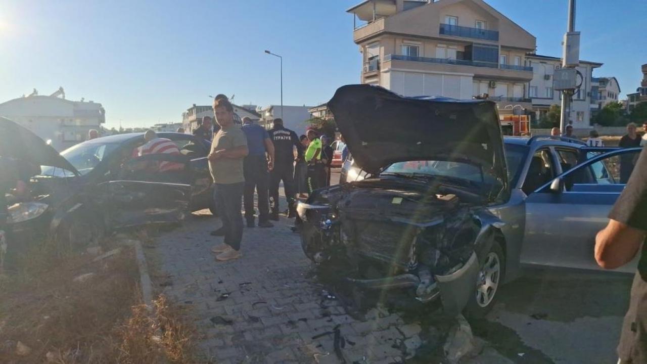 Didim'de kaza: 1'i ağır 5 yaralı.