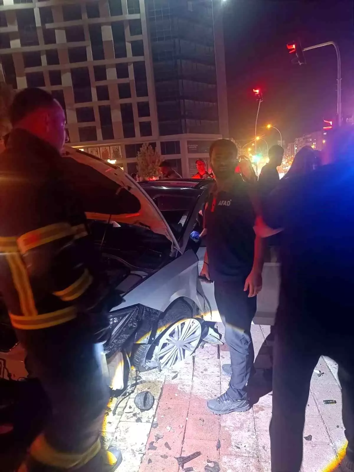 Trafik Kazasında İki Kişi Yaralı