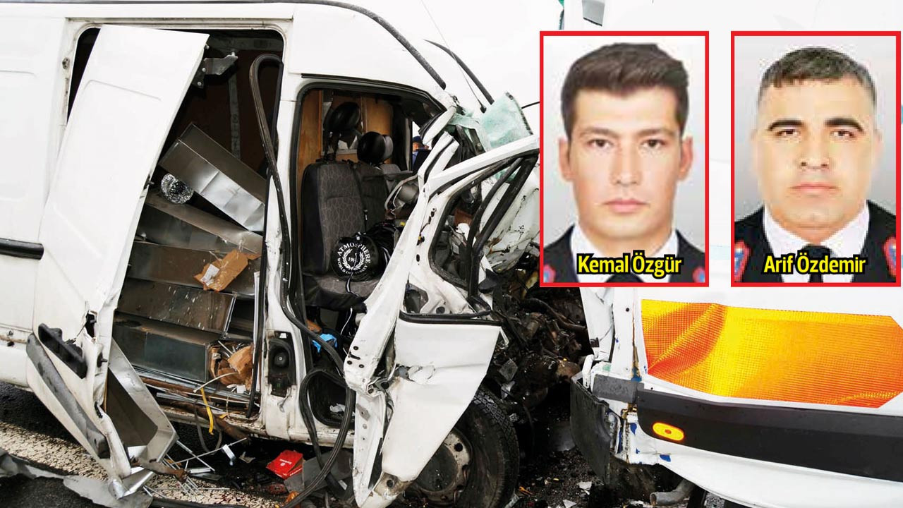 Otoyolda üzücü kaza: 2 asker ve 1 sivil öldü, 3 kişi yaralandı.