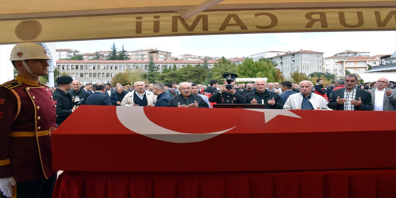 J.Uzm.Çvş. Arif Özdemir trafik kazasında şehit olarak vefat etti, cenazesi Kırıkkale'de düzenlenen törenle defnedildi.