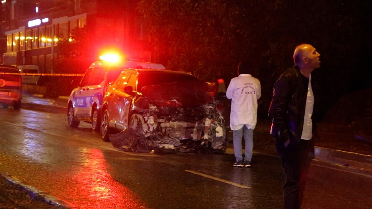 Samsun'da kavşakta ciddi bir kazada aynı aileden 2 kişi hayatını kaybetti.