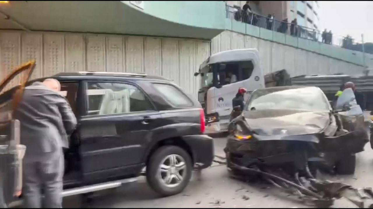 Şişli'de ardışık trafik kazası