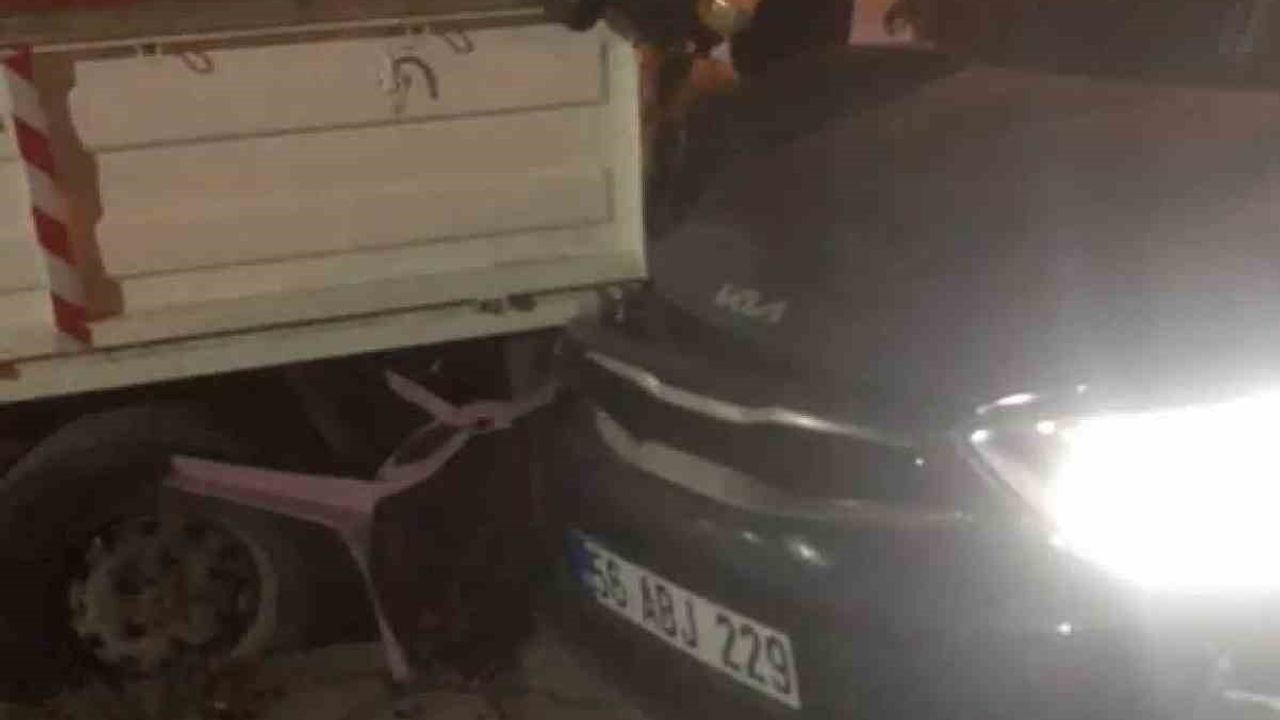 Kurtalan'da trafik kazasında 3 kişi yaralandı.