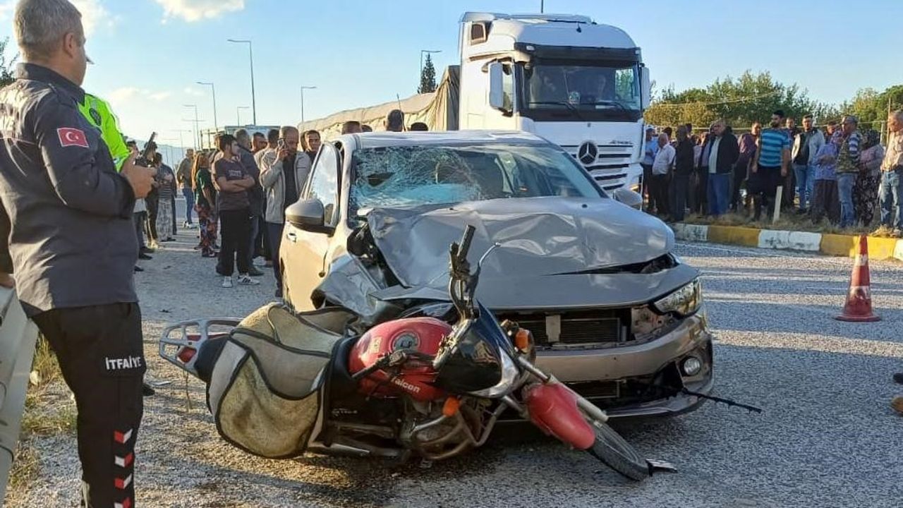 Manisa'da araba ile motosiklet çarpıştı: bir kişi hayatını kaybetti.