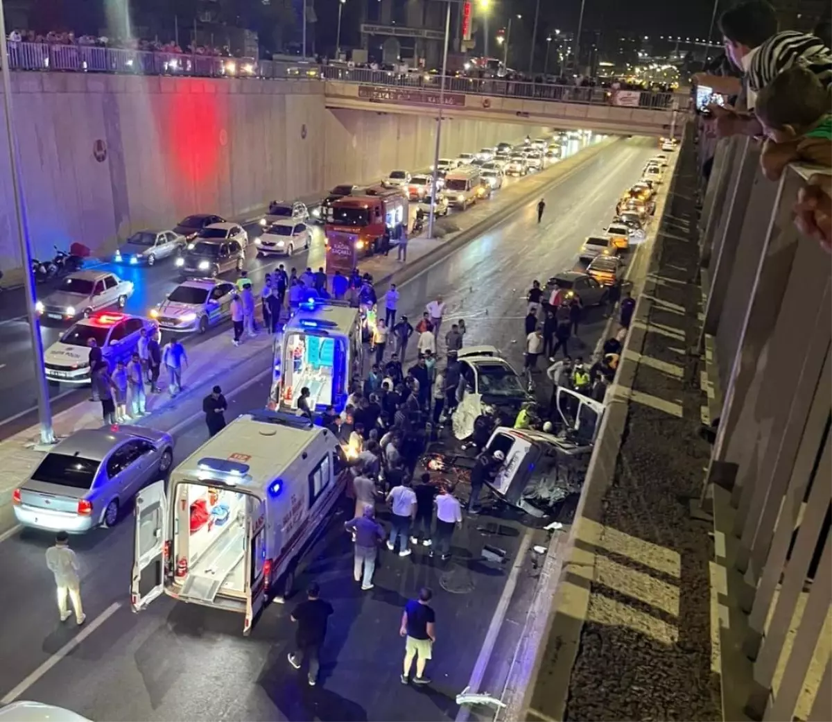 Şanlıurfa'da trafik kazasında bir kişi hayatını kaybetti, dört kişi yaralandı.
