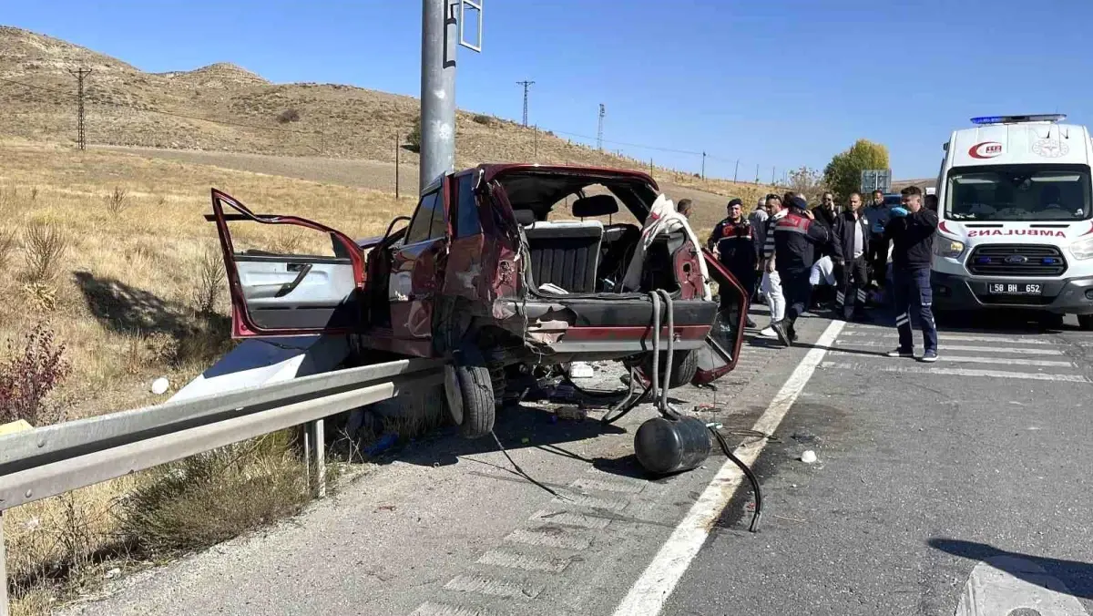 Sivas'ta trafik kaza! 10 kişi yaralandı.