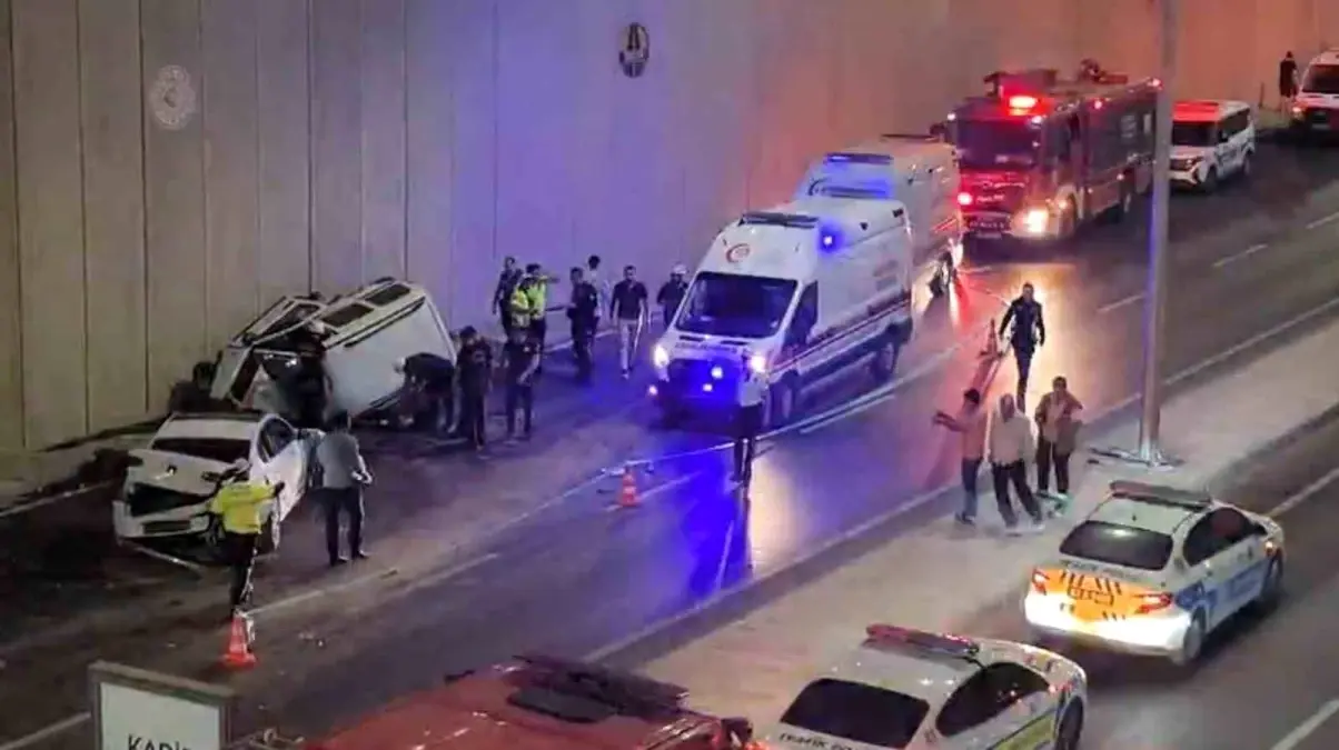 Zincirleme trafik kazası Karaköprü'de meydana geldi.
