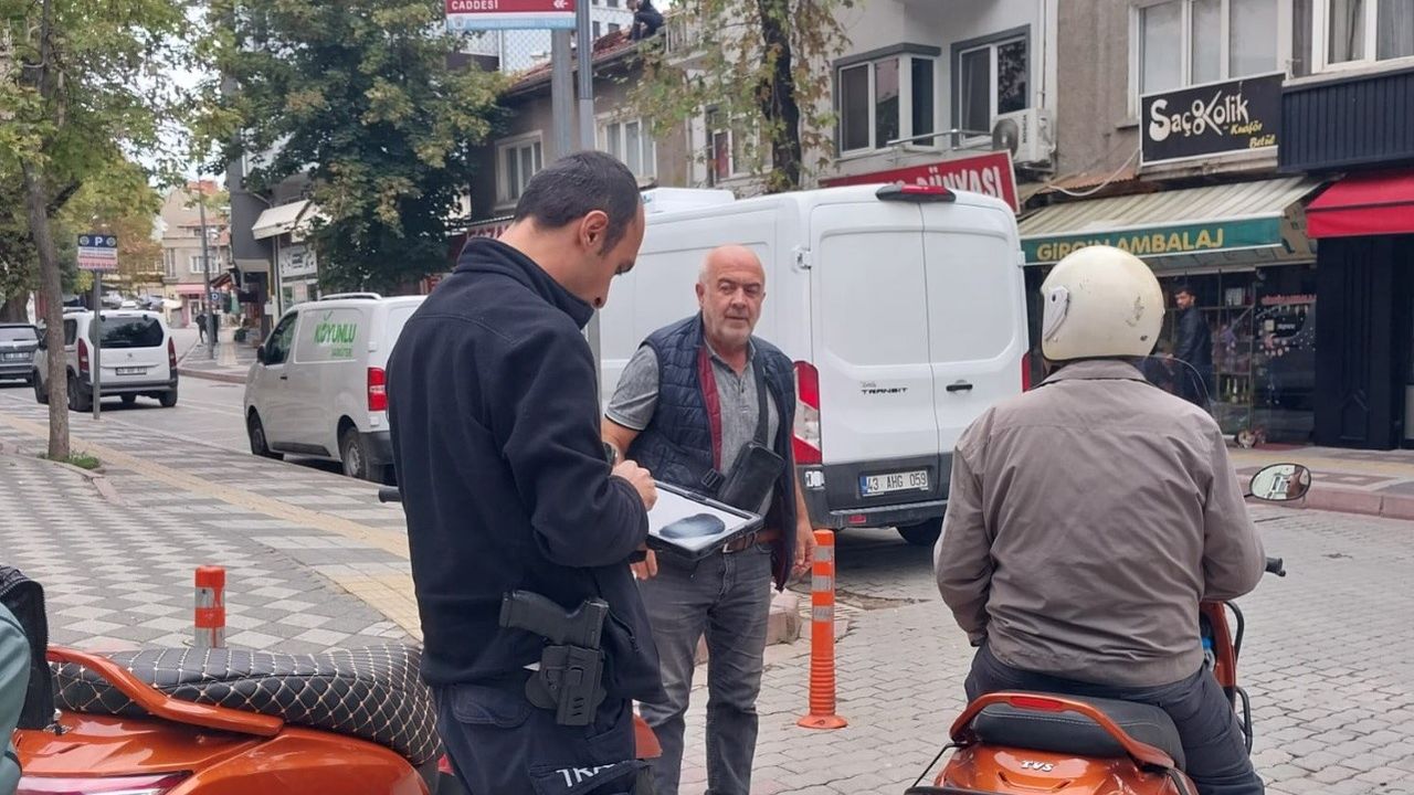 Tavşanlı'da trafik kontrolü yapıldı.