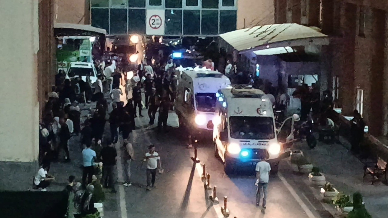 Trafik kazasının ardından meydana gelen çatışmada 2 kişi yaralandı.