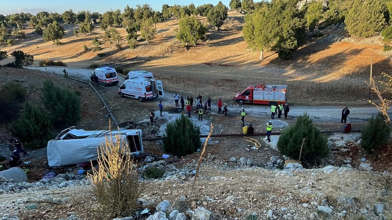 4 kişinin hayatını kaybettiği, birçok yaralının bulunduğu feci kaza