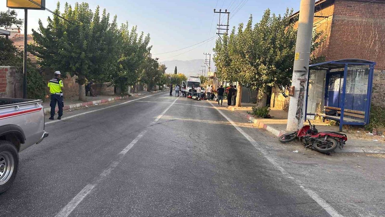 İzmir'de kaza sonucu 1 kişi ağır olmak üzere 2 kişi yaralandı.